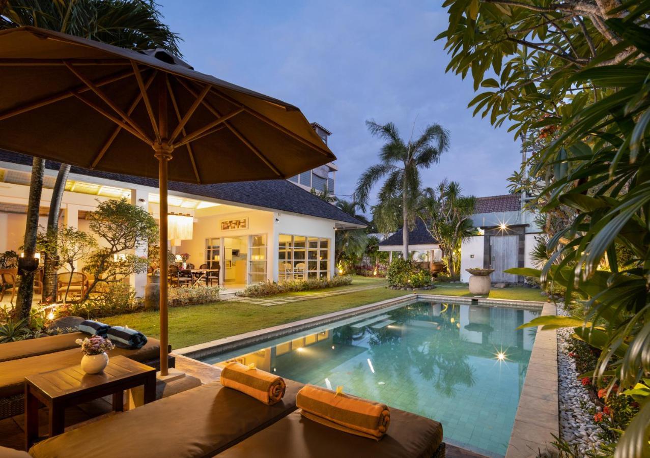 Villa Kiran 1 Seminyak, Big Pool! Big Garden! Екстер'єр фото